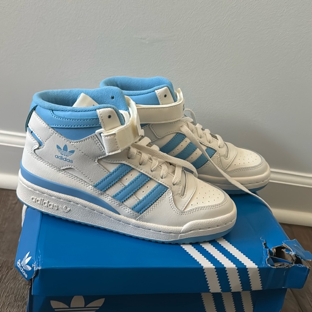 Adidas sneaker